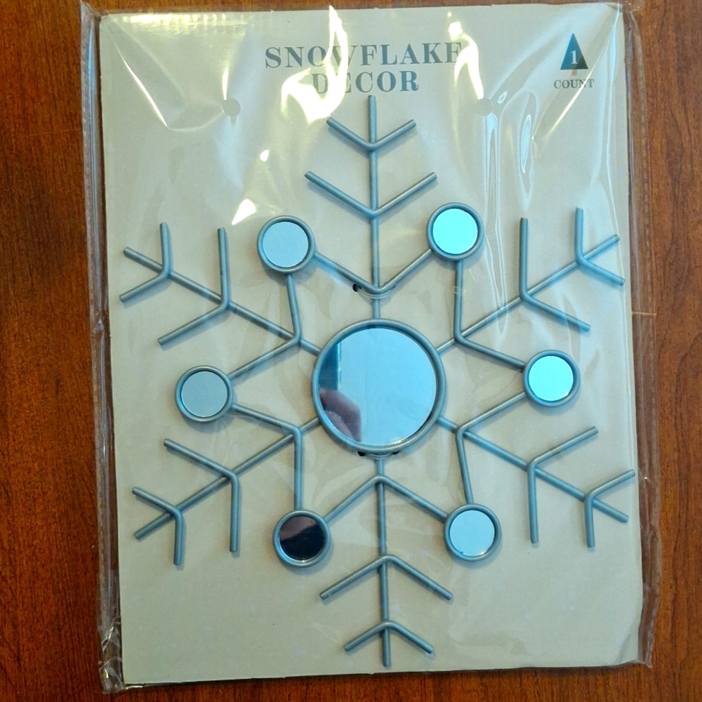 Bullseye playground Snowflake Decor gold